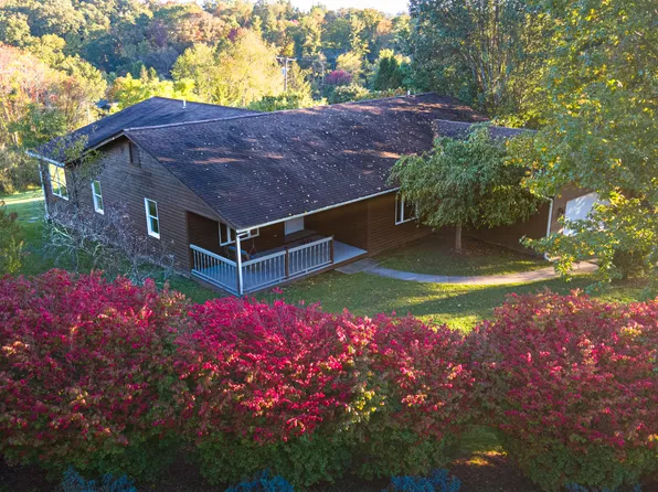 140 Wiley Dr, Lewisburg, WV 24901