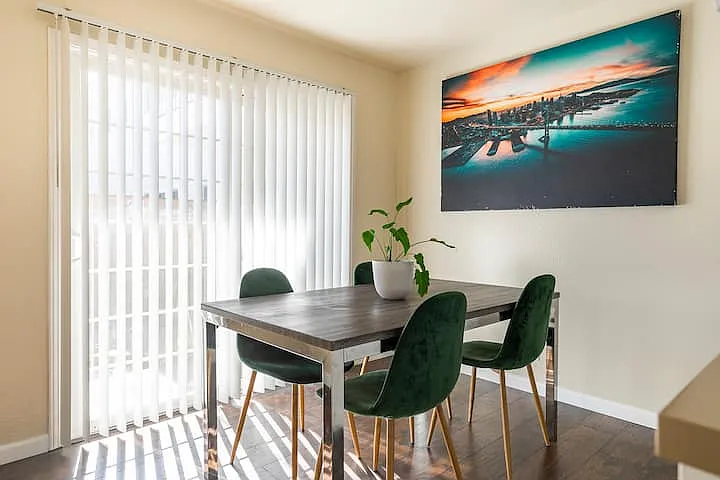 Pacific Garden Apartments — Photo 11