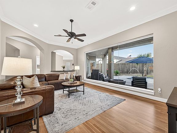 5th image of 22 Stonegate Park Ct