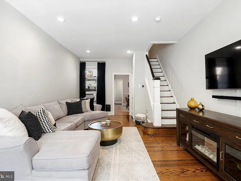 623 Miller St — Photo 3
