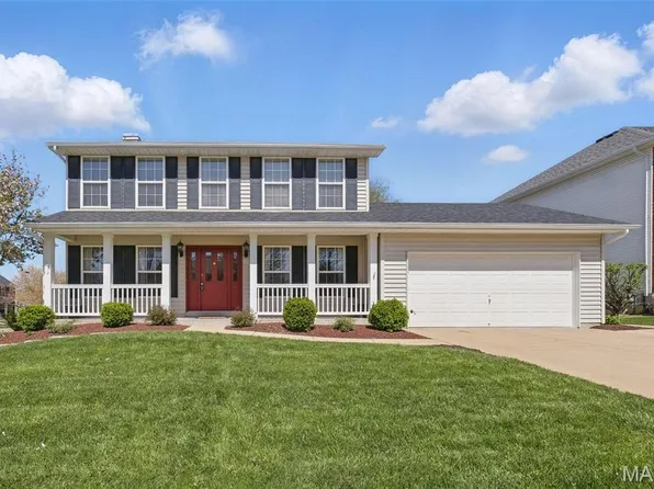 18 Hazeltine Ct, Saint Charles, MO 63303
