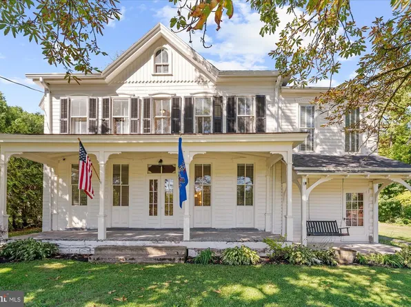 208 N Main St, Douglassville, PA 19518