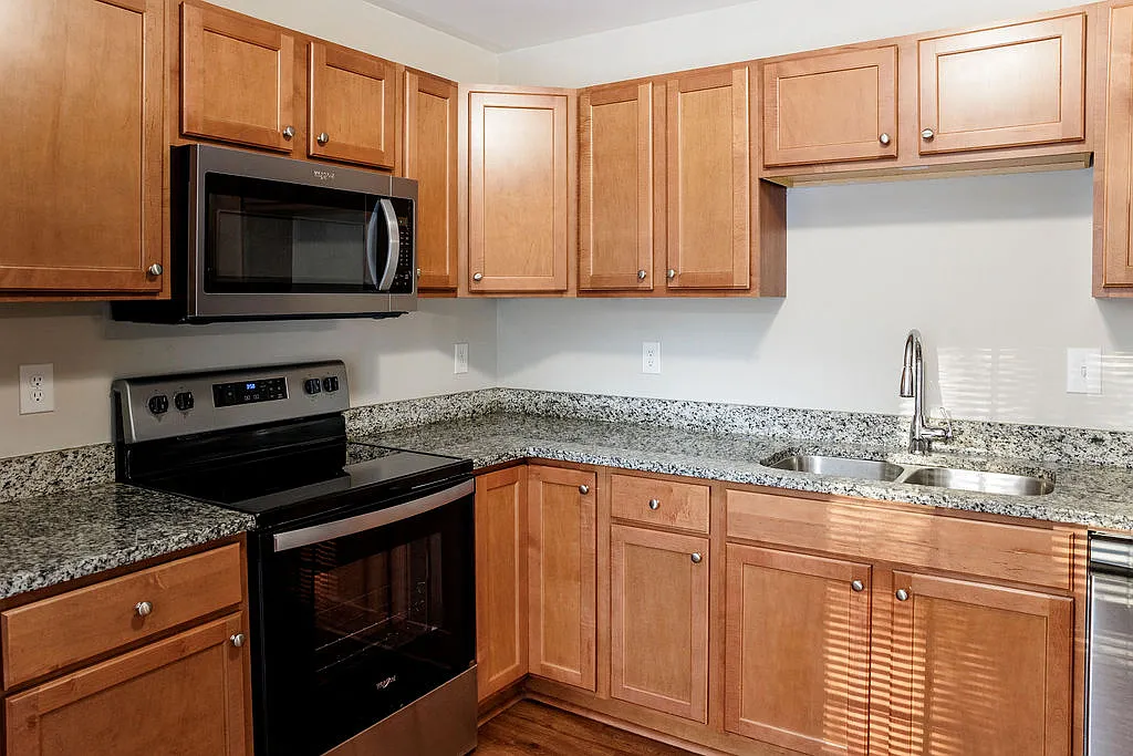 3 bed, 1095 sqft, $1,495 — Photo 3