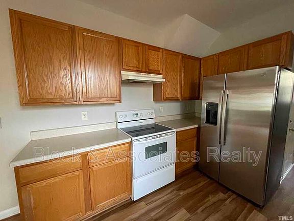 3rd image of 2618 Stadium Dr