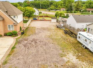 29050 Farwell Rd, Chesterfield, MI 48047