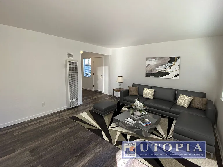 SCZ T 318 Laurel Street — Photo 2