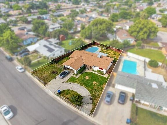 5th image of 2615 N Quail Drive