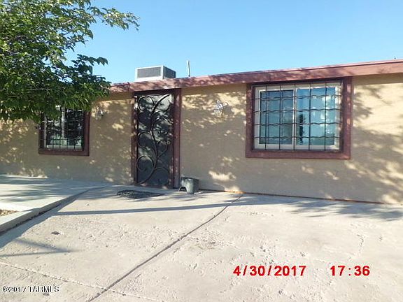 3rd image of 412 W Marcus Dr