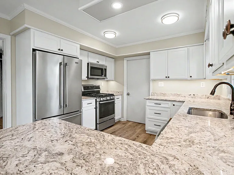 12636 Heming Ln — Photo 15