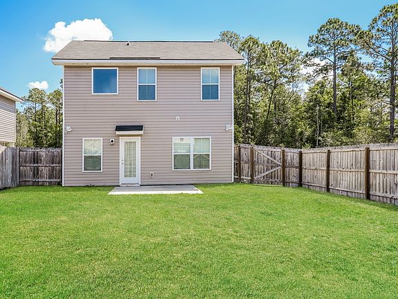 5th image of 135 Sugarberry Cir