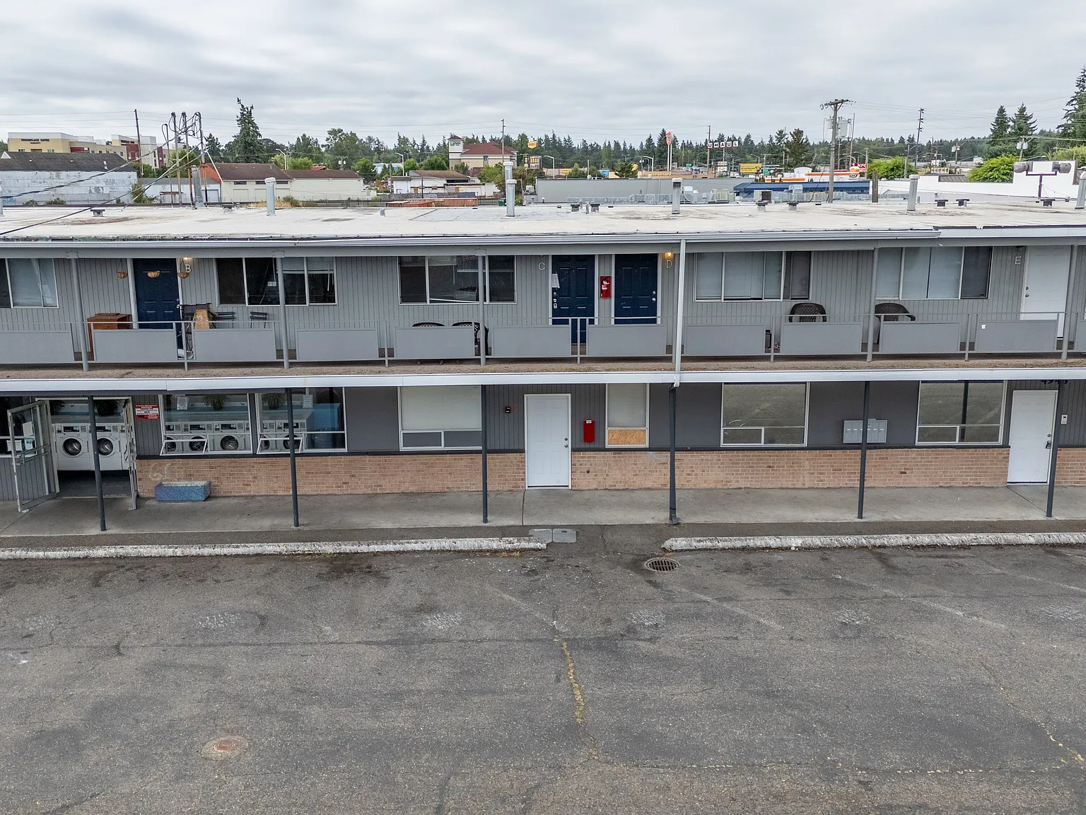 Tyee Apartments — Photo 1