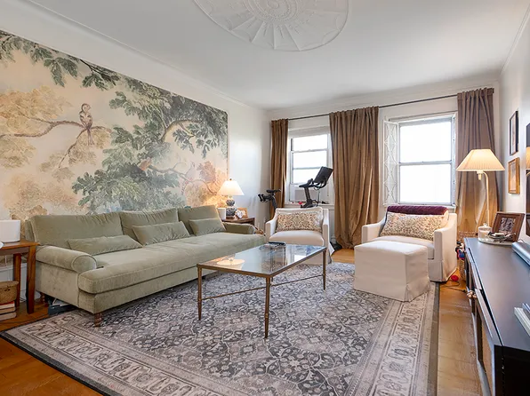 325 East 77th Street image 1 of 7