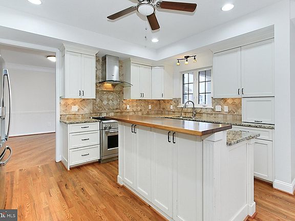 5th image of 20682 Mandalay Ct