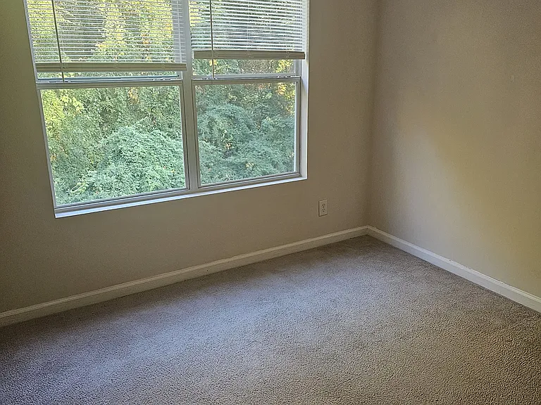 Fairington Dr — Photo 26