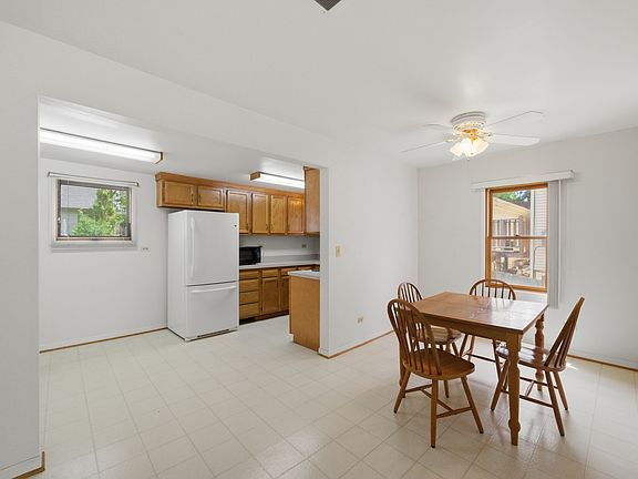3rd image of 33847 N Prospect Dr
