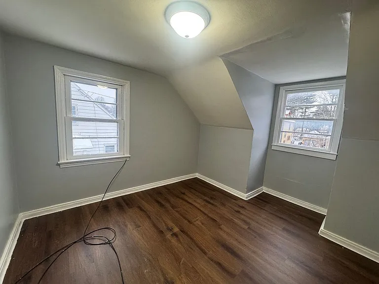 701 Elm St — Photo 5