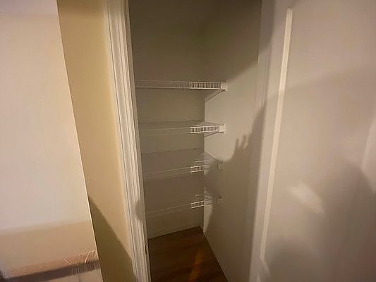 5th image of 36 Evelyn Pl #1