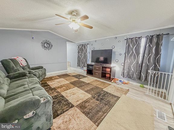 2nd image of 29 W Reybold Dr #29