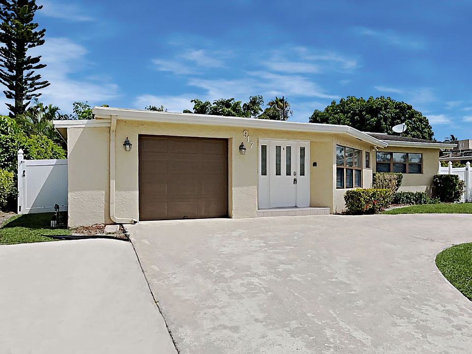 1st image of 917 SE 16th Pl