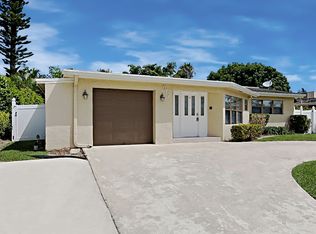 917 SE 16th Pl, Deerfield Beach, FL 33441