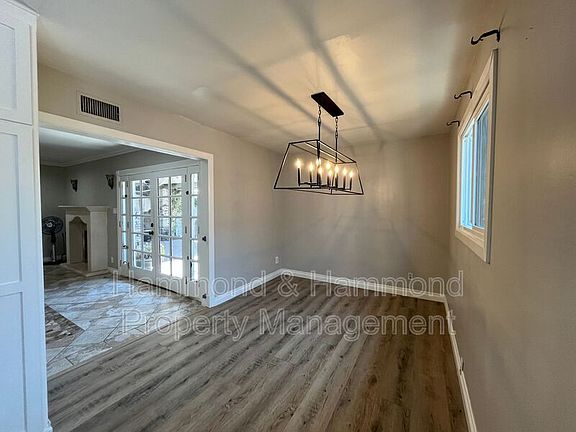 5th image of 15358 Leadwell St