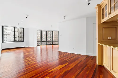 155 W 70th St #11D Photo 1