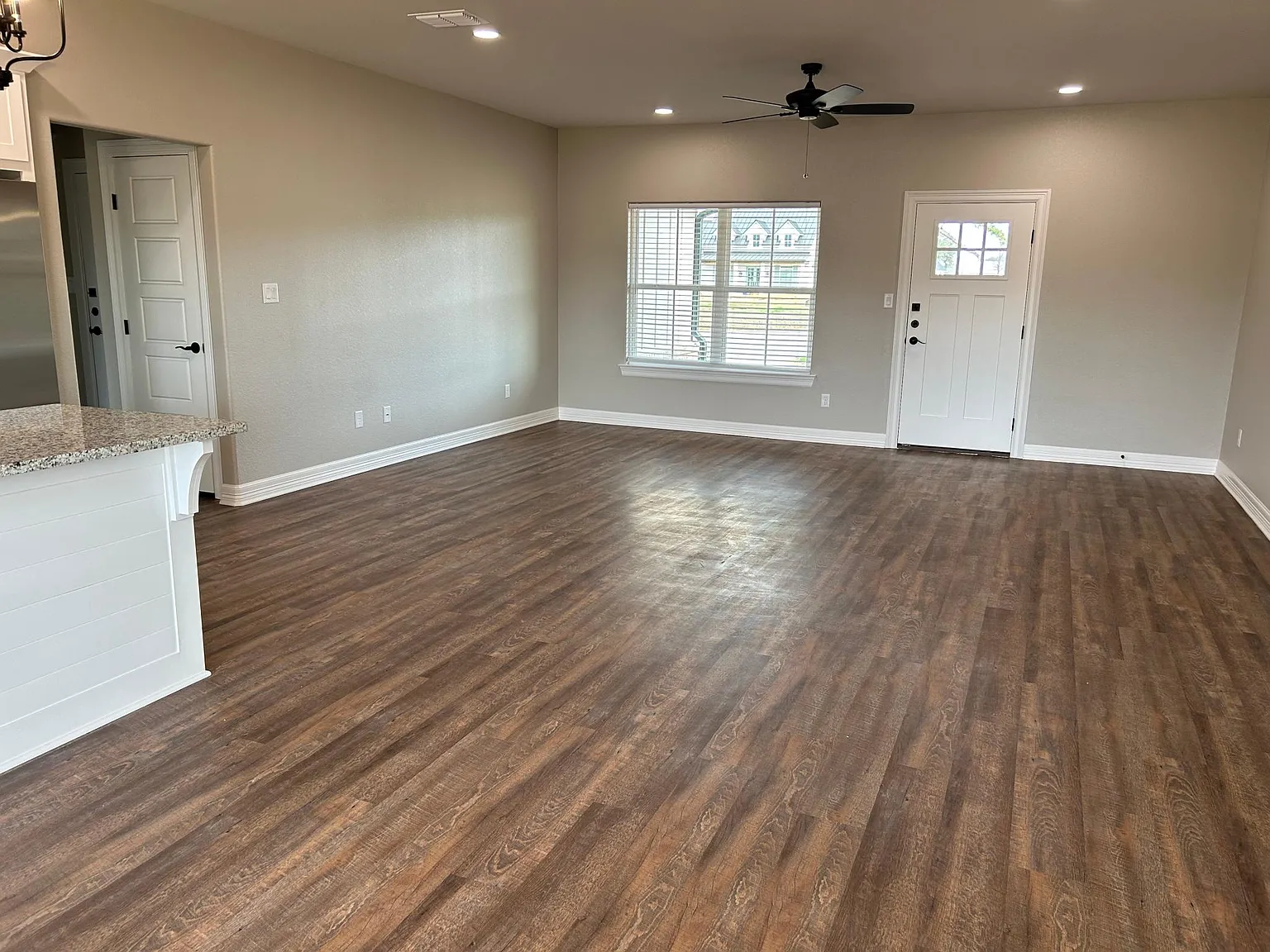 187 Davis Rd — Photo 4