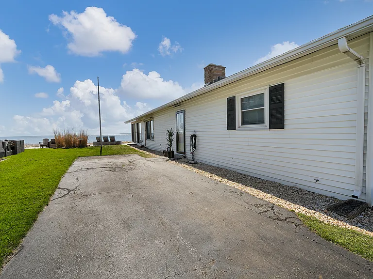 158 Captains Dr — Photo 41