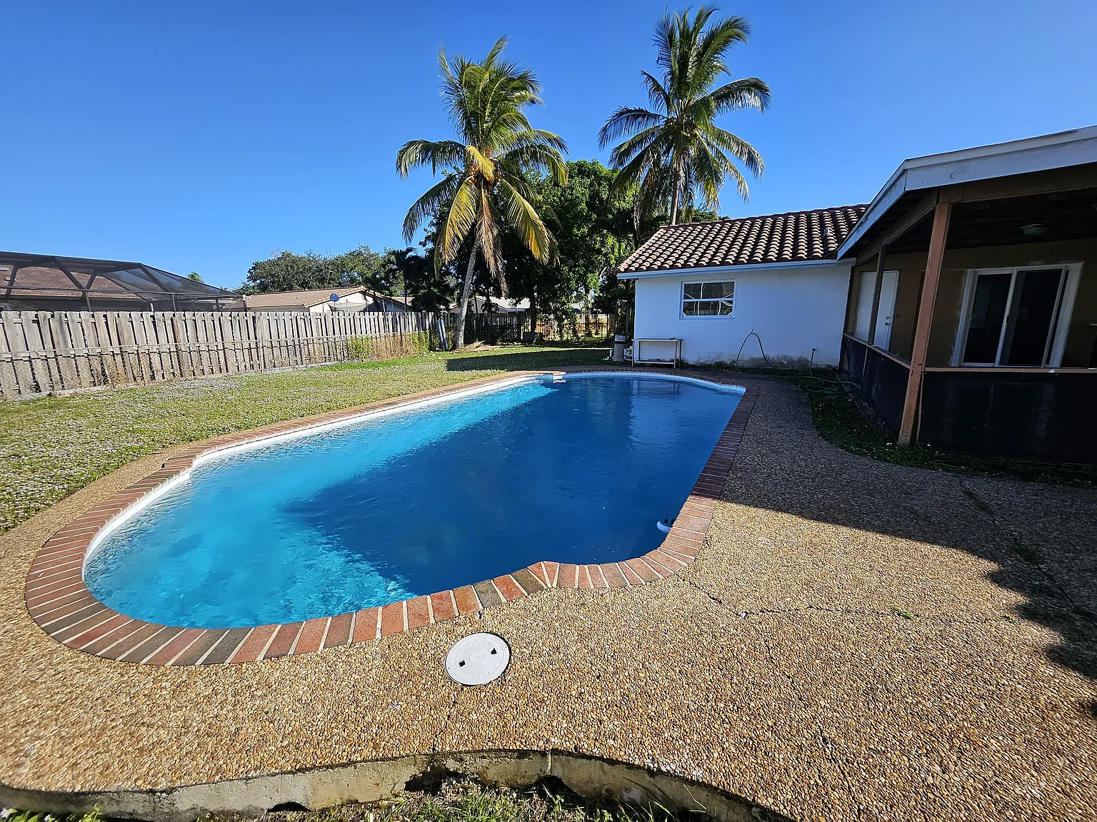 4 bed, 2.0 bath, 2532 sqft, $1,299 — Photo 3