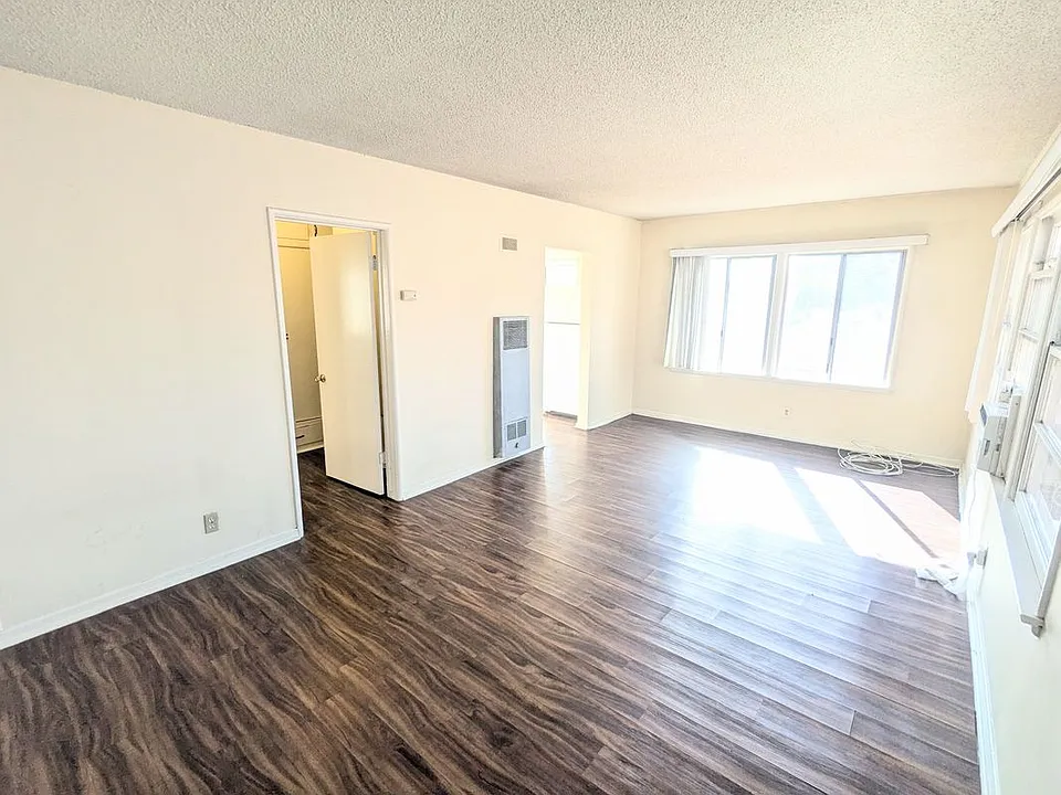 5149 Cahuenga Blvd #6