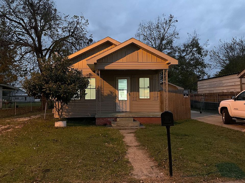 1st image of 1104 Saint Jude Ave