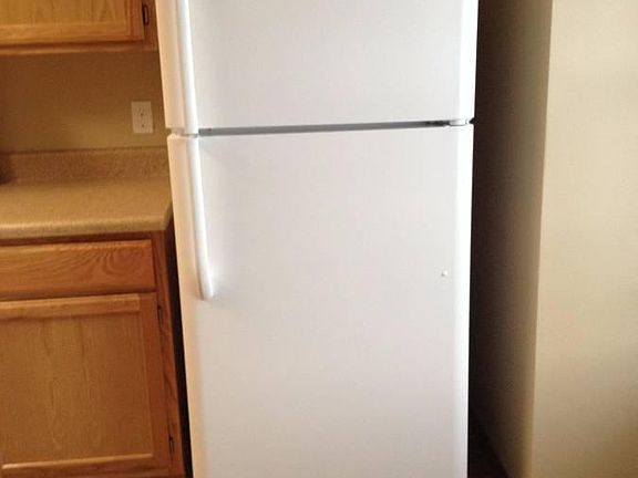 4th image of 221 Foxglove St #1