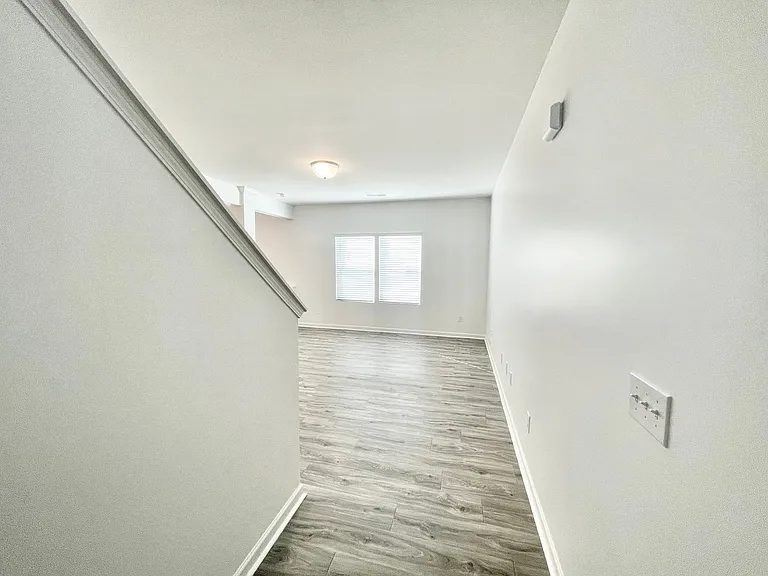 338 Pearl St — Photo 2