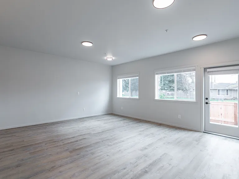 4202 NE Morrow Rd — Photo 6