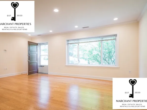 105 Thornton Rd, Chestnut Hill, MA 02467