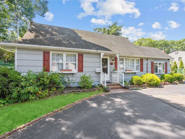 124 Brook Street, Bay Shore, NY 11706