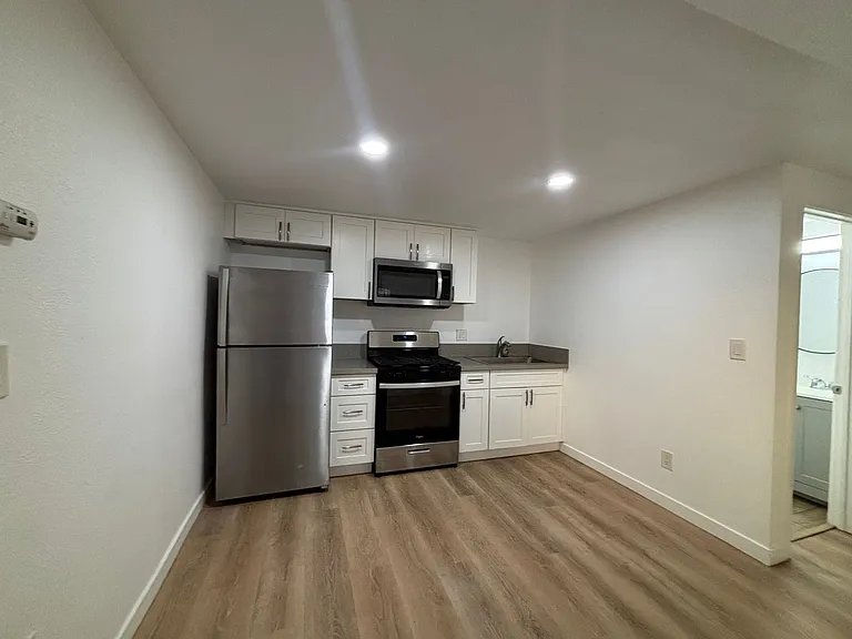 308 E 4th St #308B — Photo 7