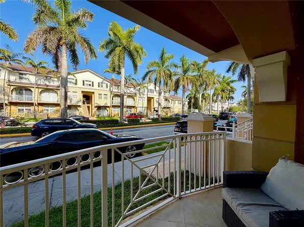 8964 W Flagler St APT 107, Miami, FL 33174
