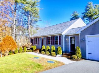 15 Thompson St, Halifax, MA 02338