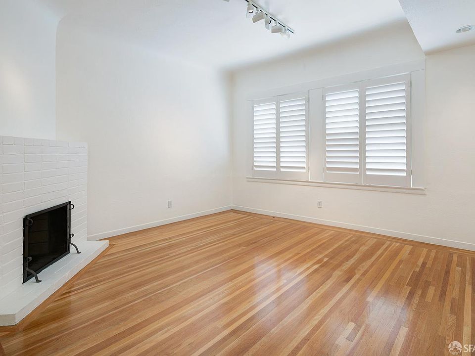 1st image of 2664 Baker St