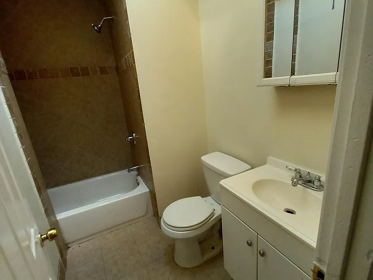 4772 Loring St — Photo 10