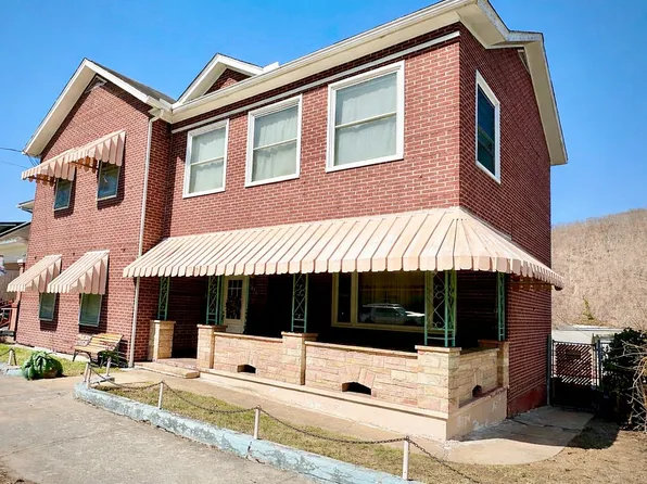 611 Temple St, Hinton, WV 25951