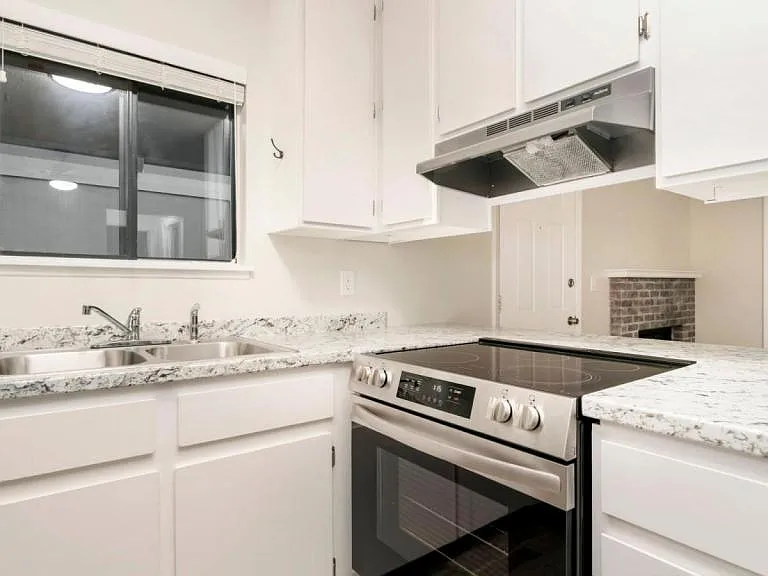 1209 W Plum St #C5 — Photo 11