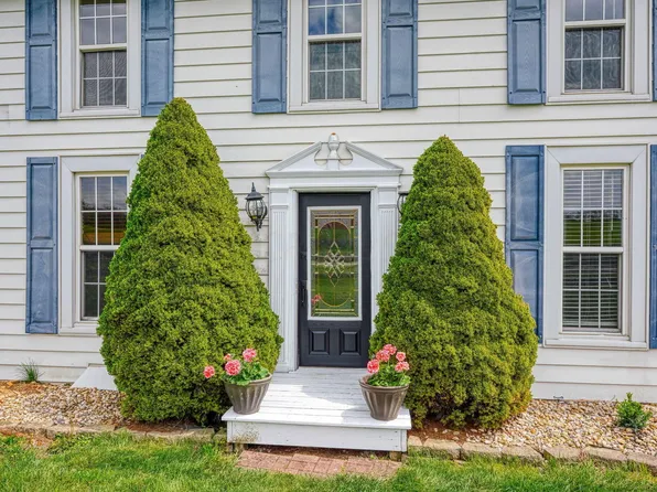 27368 Tarlton Adelphi Rd, Laurelville, OH 43135