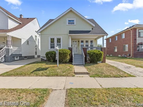 5444 Kenilworth St, Dearborn, MI 48126
