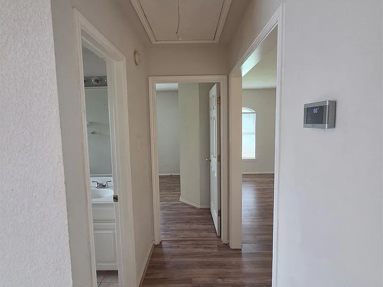 3208 Santee Dr — Photo 8