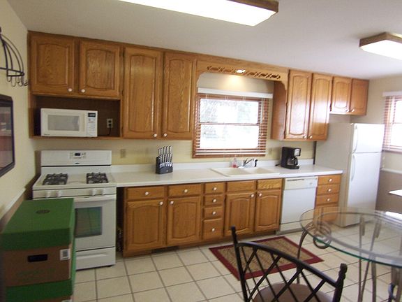 4th image of 35 W Franklin Ave APT 1