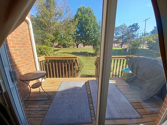 3rd image of 16793 Hazelwood Dr