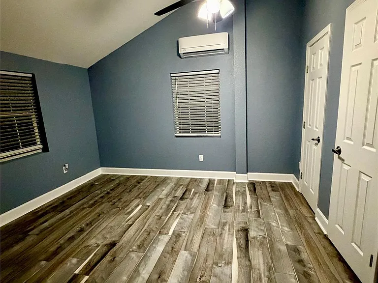 2322 Central St #4 — Photo 13