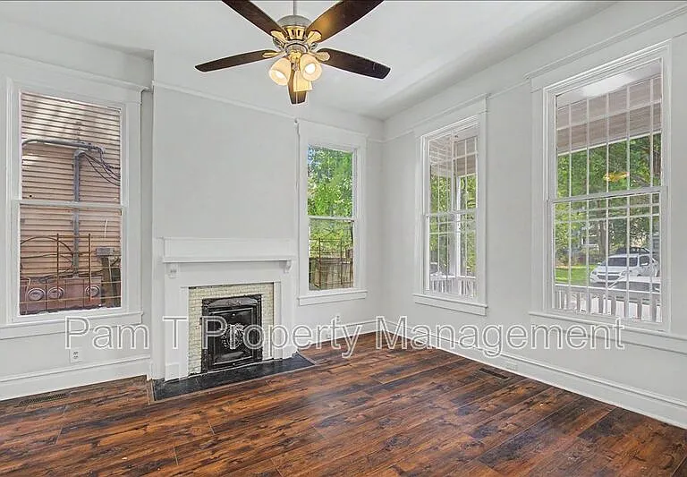 512 E Waldburg Ln — Photo 15